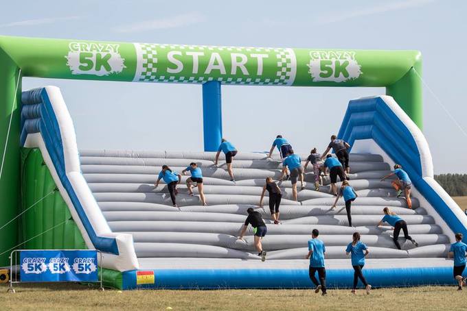 Eventi aprile 2019 inflatable obstacle run