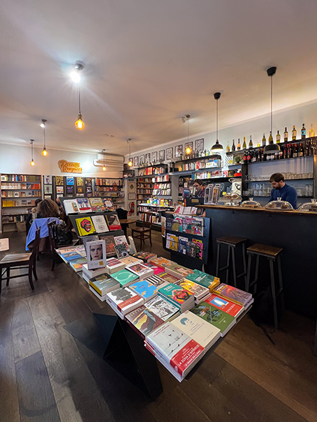 caffe letterari milano mangiare bere libreria anarres
